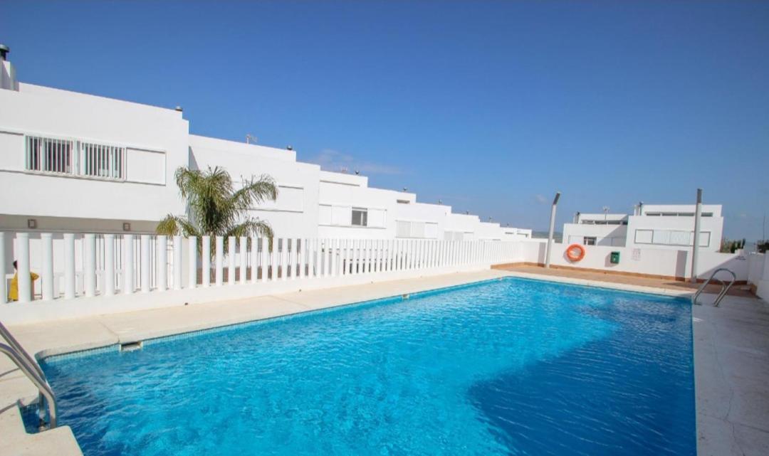 Acogedor Adosado Con Piscina Solo Familias Y Parejas Дом отдыха *